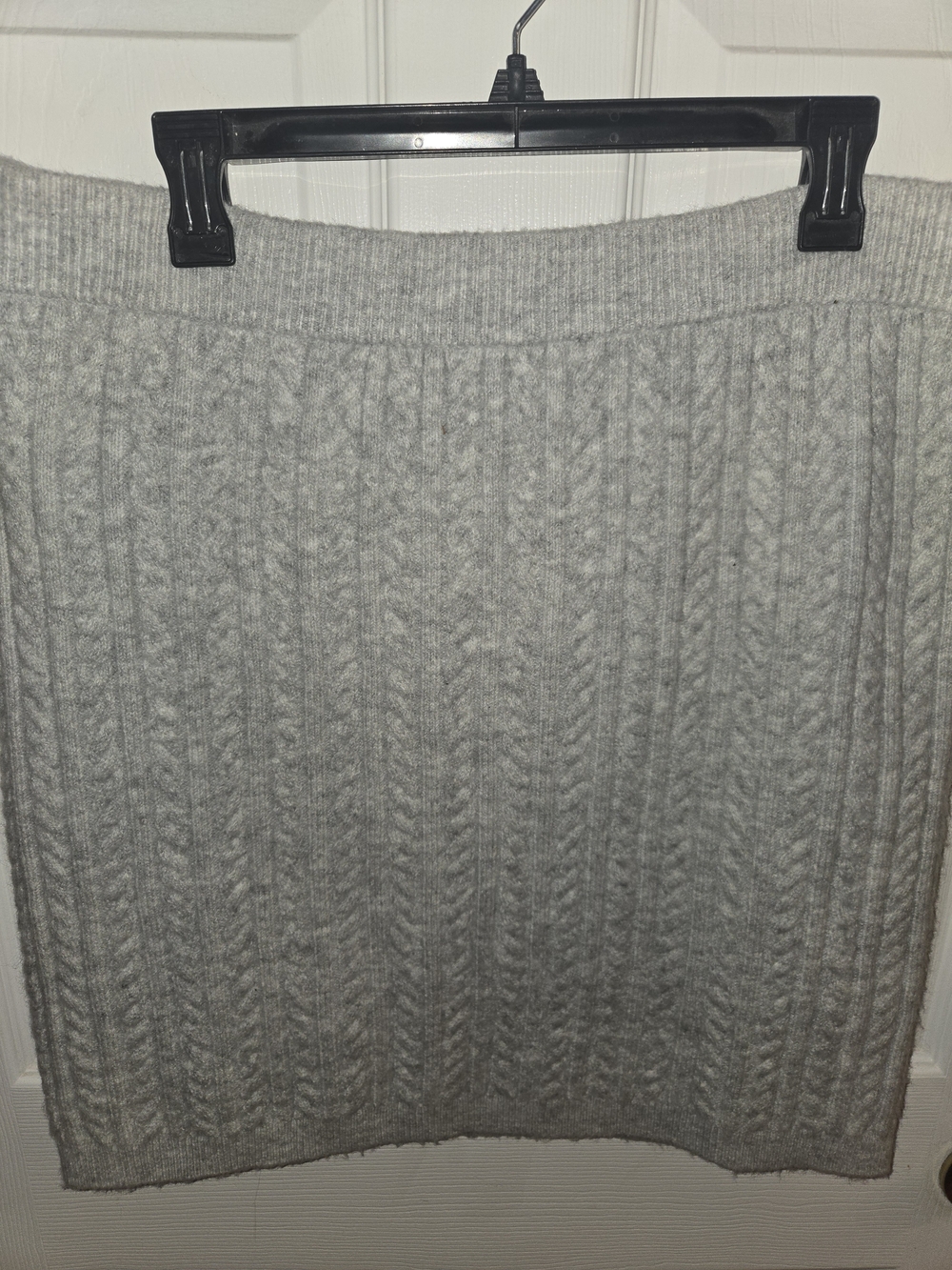 Express Women's XL Light Gray Cable-Knit Pencil Skirt. New
